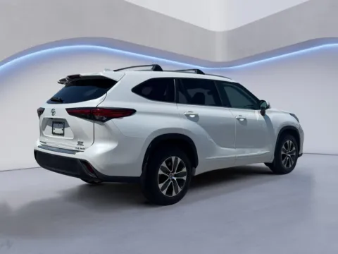 Another view of 2023 Toyota Highlander XLE for sale in Alcoa, TN at Airport Honda