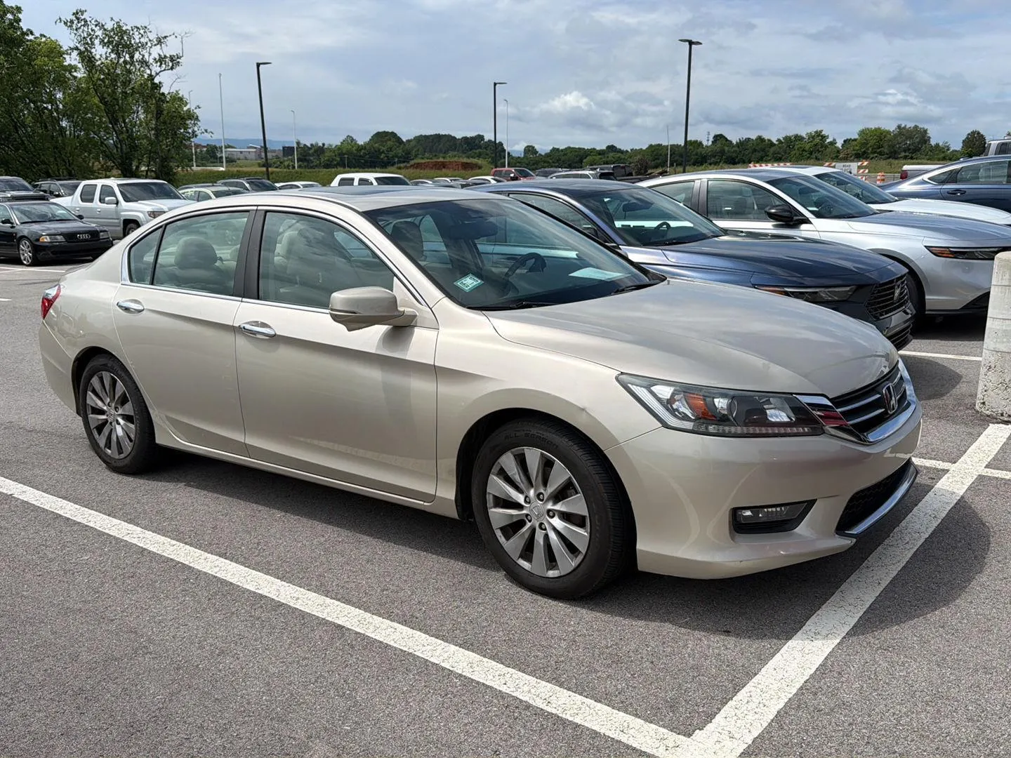 Beige 2014 Honda Accord Sedan EX-L for sale in Alcoa, TN