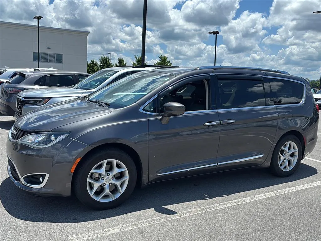 Gray 2018 CHRYSLER PACIFICA TOURLP for sale in Alcoa, TN