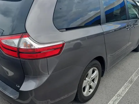 More photos of 2017 TOYOTA Sienna LE 8-Passenger at Airport Honda, TN