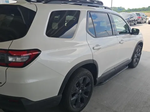 More photos of 2026 Honda Pilot Black Edition at Airport Honda, TN