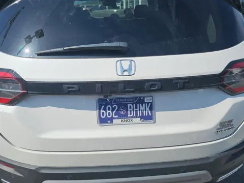 More photos of 2025 Honda Pilot Touring at Airport Honda, TN