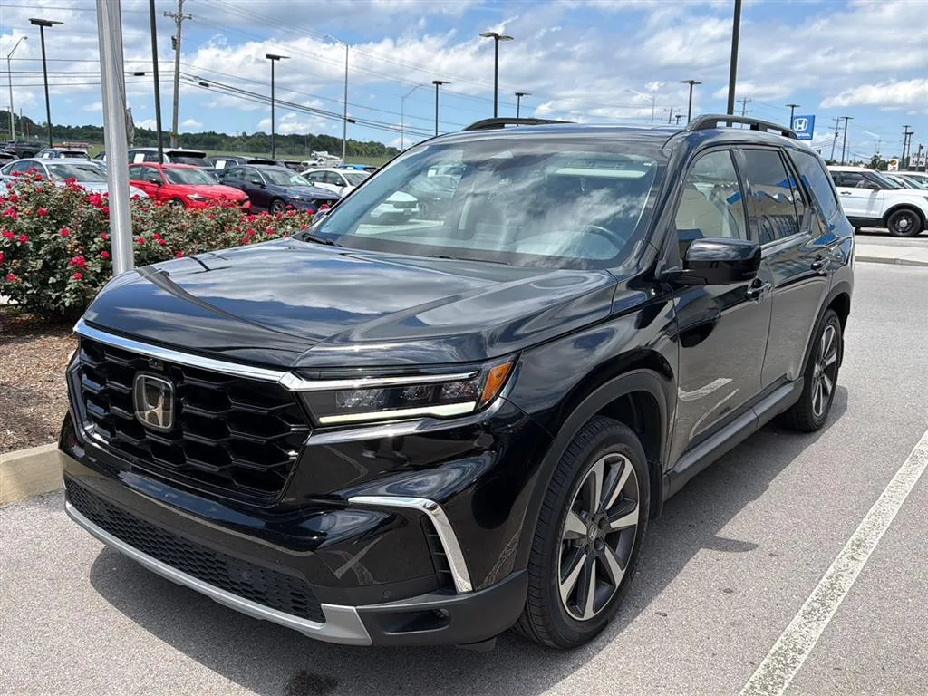 Black 2023 Honda Pilot Elite for sale in Alcoa, TN