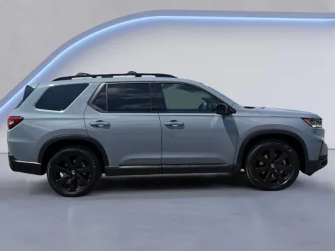 Photos of 2025 Honda Pilot Black Edition for sale in Alcoa, TN at Airport Honda