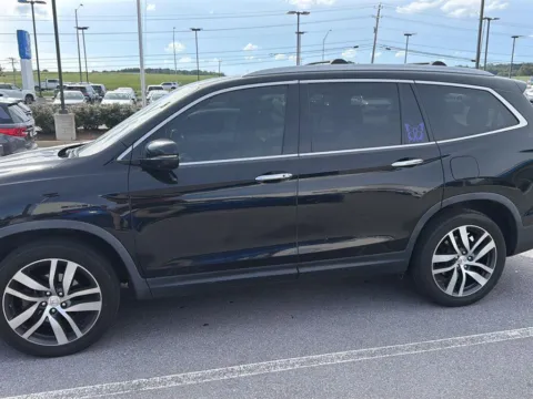 More photos of 2017 Honda Pilot Elite at Airport Honda, TN