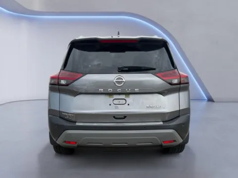 More photos of 2021 Nissan Rogue SL at Airport Honda, TN