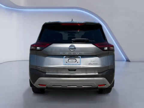 More photos of 2021 Nissan Rogue SL at Airport Honda, TN