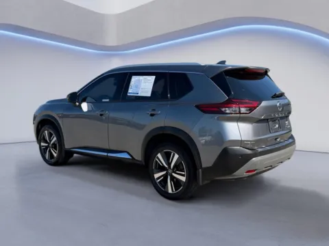 More photos of 2021 Nissan Rogue SL at Airport Honda, TN