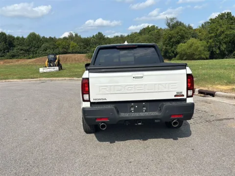 More photos of 2024 Honda Ridgeline TrailSport at Airport Honda, TN