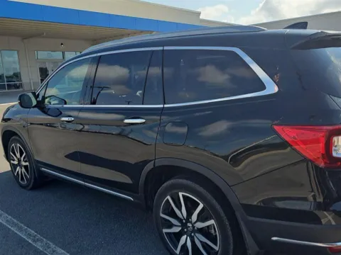 Photos of 2020 Honda Pilot Touring for sale in Alcoa, TN at Airport Honda