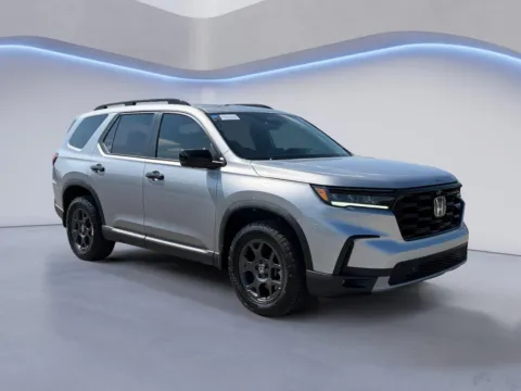 Silver 2025 Honda Pilot TrailSport for sale in Alcoa, TN