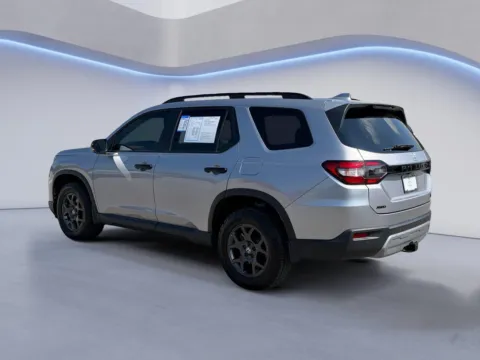 More photos of 2025 Honda Pilot TrailSport at Airport Honda, TN