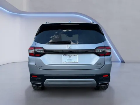 More photos of 2025 Honda Pilot Elite at Airport Honda, TN