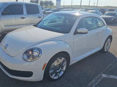 White 2014 Volkswagen Beetle Coupe 2.5L w/Sun/Sound/Nav for sale in Alcoa, TN