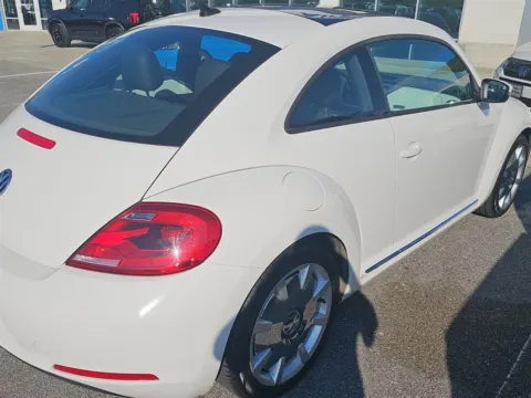 More photos of 2014 Volkswagen Beetle Coupe 2.5L w/Sun/Sound/Nav at Airport Honda, TN