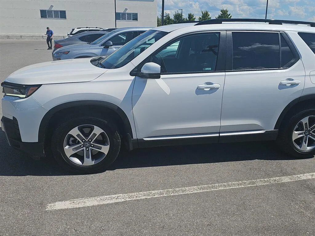White 2026 Honda Pilot EX-L for sale in Alcoa, TN