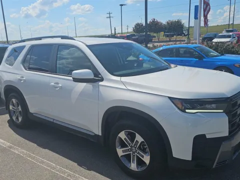 More photos of 2026 Honda Pilot EX-L at Airport Honda, TN