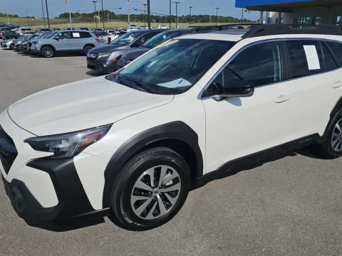 White 2023 Subaru Outback Premium for sale in Alcoa, TN