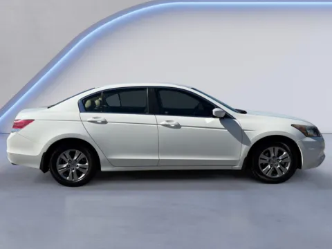 Photos of 2012 Honda Accord Sdn SE for sale in Alcoa, TN at Airport Honda