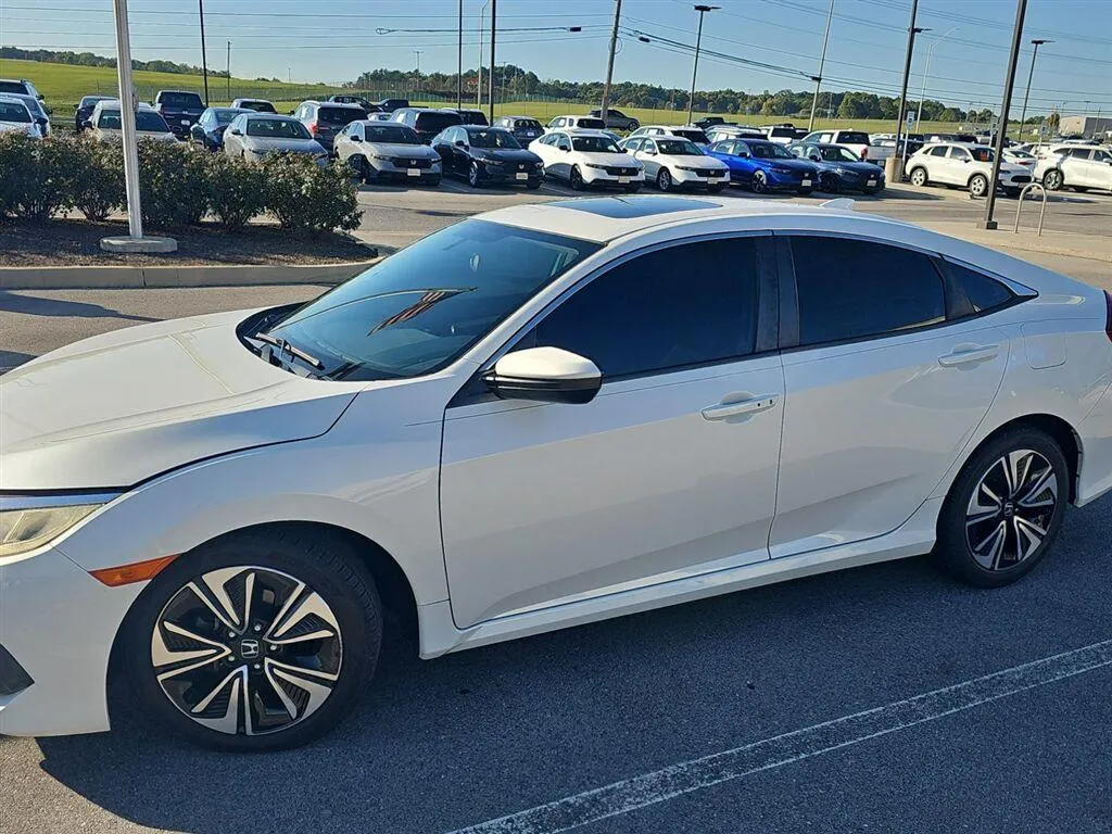 White 2018 Honda Civic Sedan EX-T for sale in Alcoa, TN