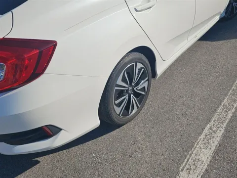 More photos of 2018 Honda Civic Sedan EX-T at Airport Honda, TN