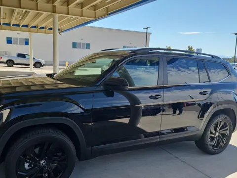 Black 2023 Volkswagen Atlas 3.6L V6 SE w/Technology for sale in Alcoa, TN