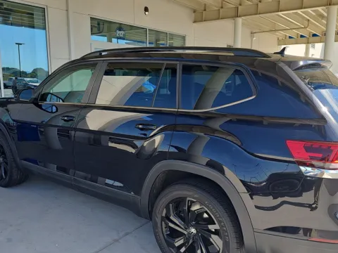 Photos of 2023 Volkswagen Atlas 3.6L V6 SE w/Technology for sale in Alcoa, TN at Airport Honda