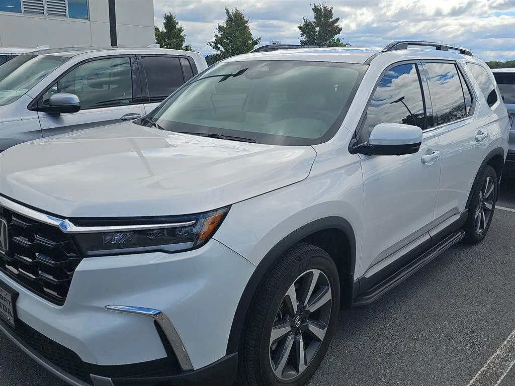 White 2025 Honda Pilot Elite for sale in Alcoa, TN