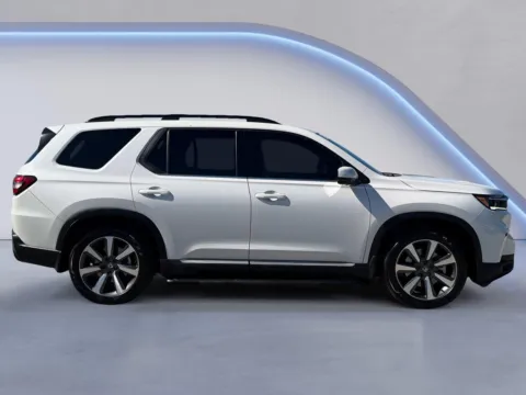 Photos of 2025 Honda Pilot Elite for sale in Alcoa, TN at Airport Honda