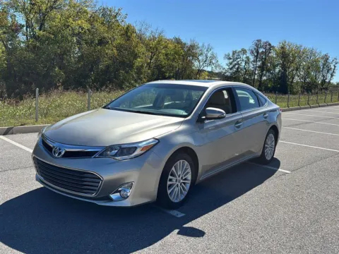Photos of 2014 Toyota Avalon Hybrid XLE Touring for sale in Alcoa, TN at Airport Honda
