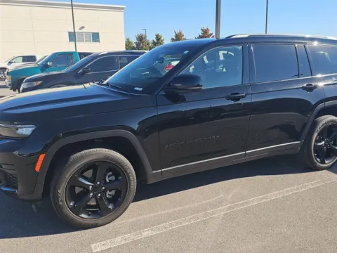Black 2023 Jeep Grand Cherokee L Altitude for sale in Alcoa, TN
