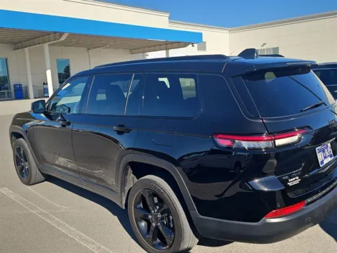 Photos of 2023 Jeep Grand Cherokee L Altitude for sale in Alcoa, TN at Airport Honda