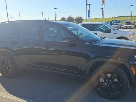 More photos of 2023 Jeep Grand Cherokee L Altitude at Airport Honda, TN