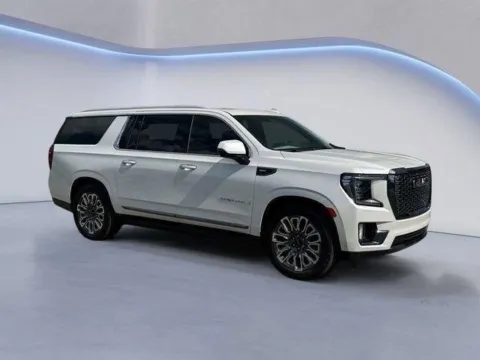 White 2023 GMC Yukon XL Denali Ultimate for sale in Knoxville, TN