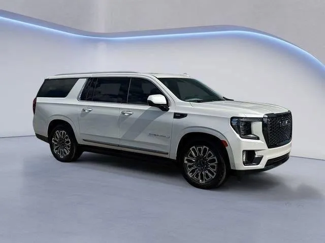 White 2023 GMC Yukon XL Denali Ultimate for sale in Knoxville, TN