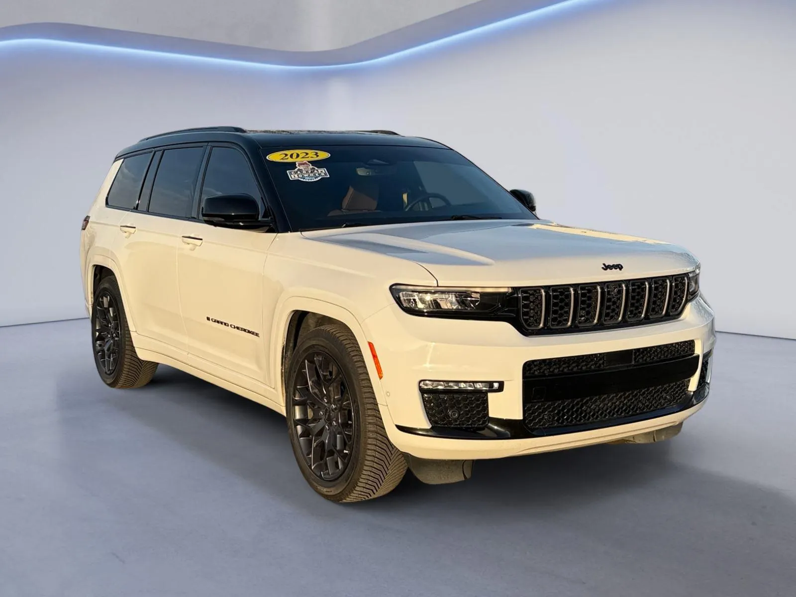 White 2023 Jeep Grand Cherokee L Summit for sale in Knoxville, TN