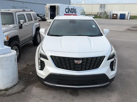 White 2022 Cadillac XT4 FWD Premium Luxury for sale in Knoxville, TN