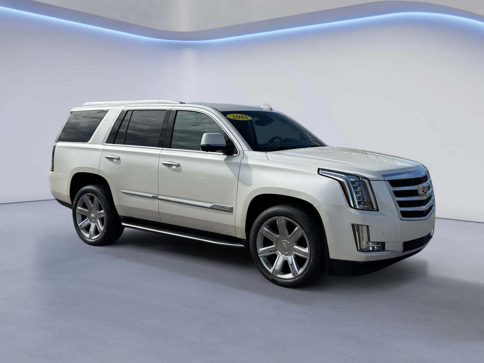 White 2015 Cadillac Escalade Luxury for sale in Knoxville, TN