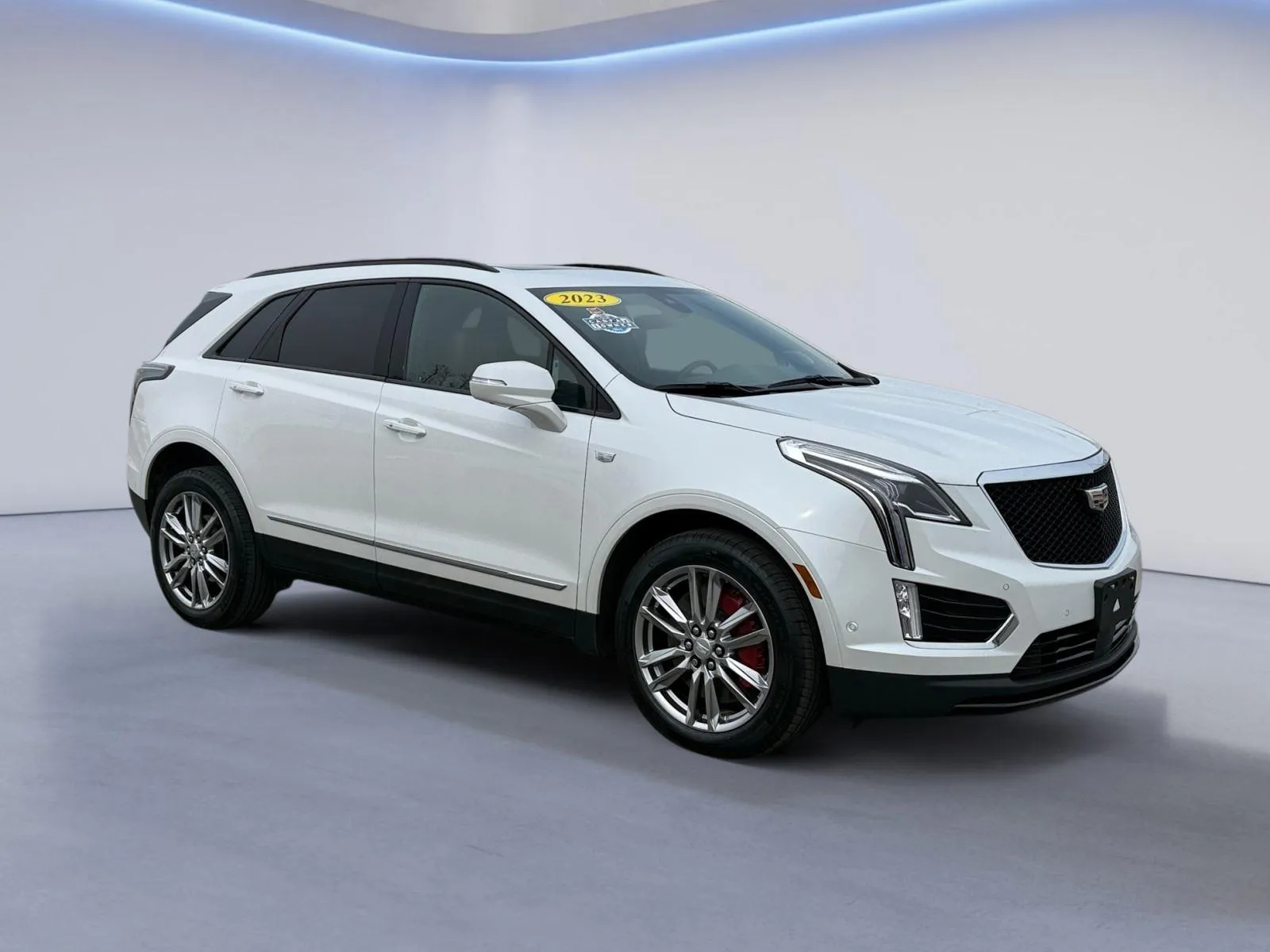 White 2023 Cadillac XT5 AWD Sport for sale in Knoxville, TN