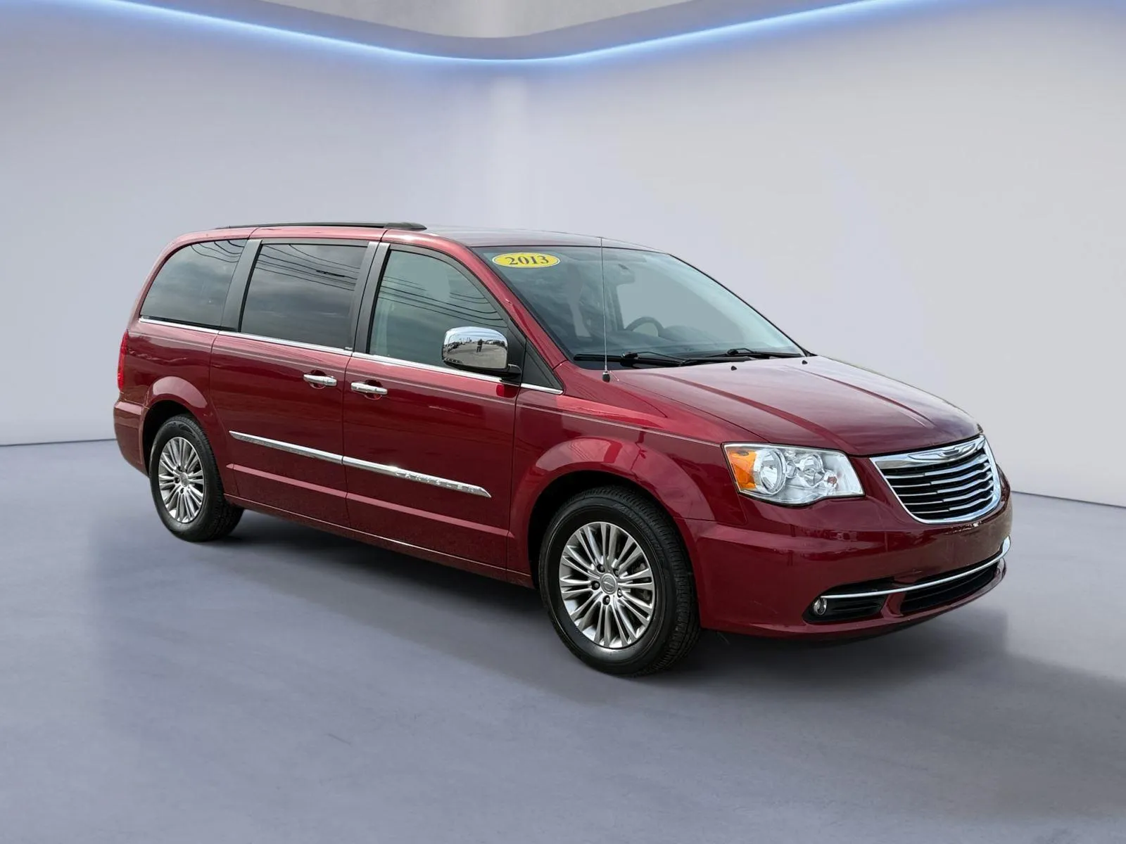Red 2013 Chrysler Town & Country Touring-L for sale in Knoxville, TN