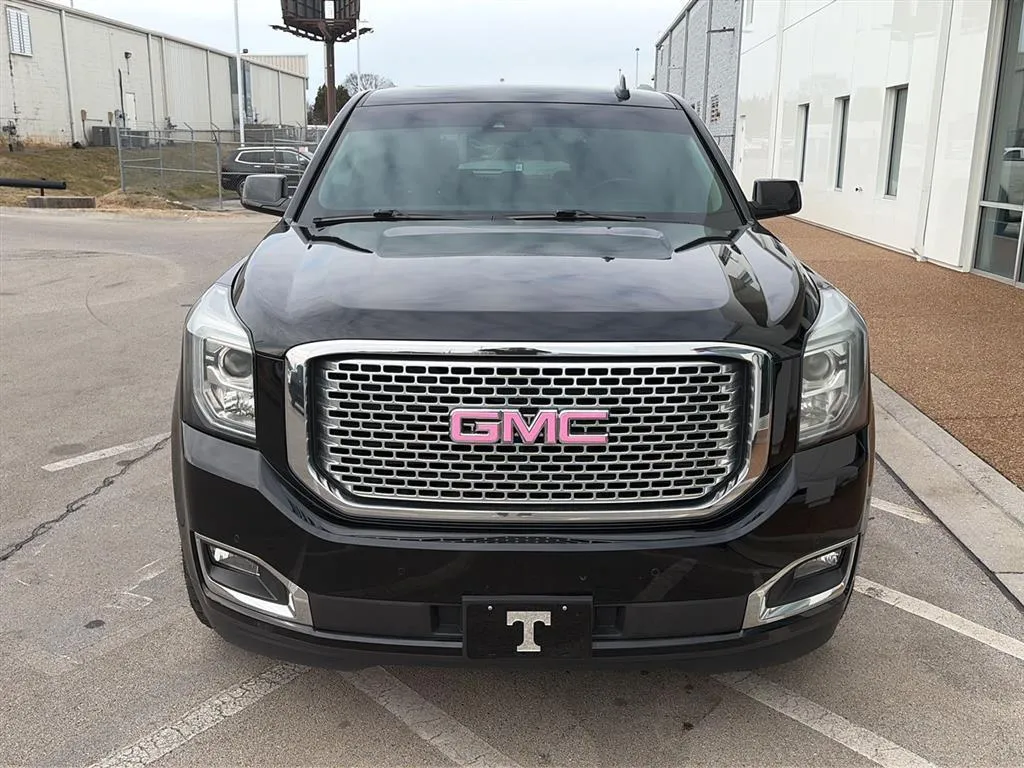 Black 2017 GMC Yukon Denali for sale in Knoxville, TN