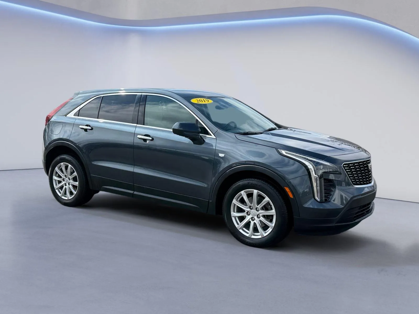 Gray 2019 Cadillac XT4 FWD Luxury for sale in Knoxville, TN