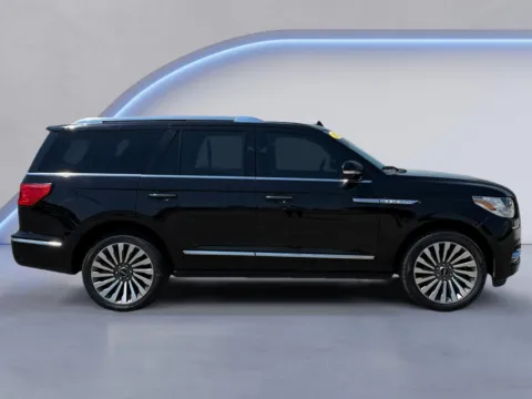 Photos of 2021 Lincoln Navigator Reserve for sale in Knoxville, TN at Cadillac of Knoxville