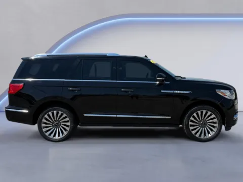 Photos of 2021 Lincoln Navigator Reserve for sale in Knoxville, TN at Cadillac of Knoxville