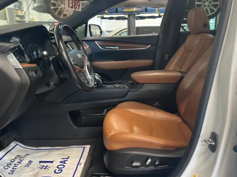 White 2021 Cadillac XT5 AWD Premium Luxury for sale in Knoxville, TN