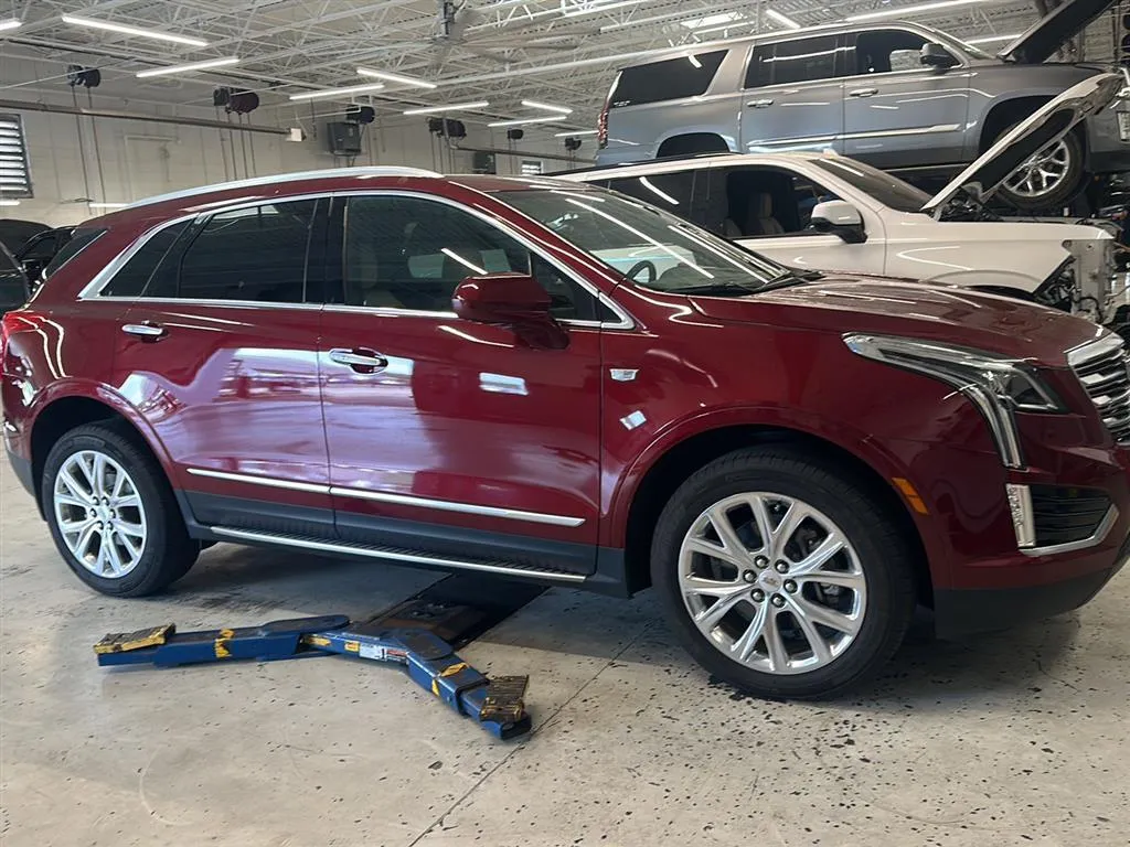 Red 2018 Cadillac XT5 Premium Luxury FWD for sale in Knoxville, TN