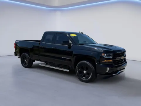 Black 2017 Chevrolet Silverado 1500 LT for sale in Knoxville, TN