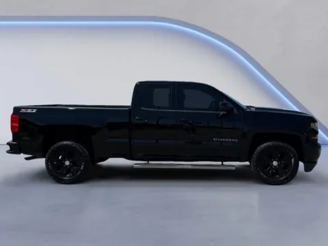 Photos of 2017 Chevrolet Silverado 1500 LT for sale in Knoxville, TN at Cadillac of Knoxville