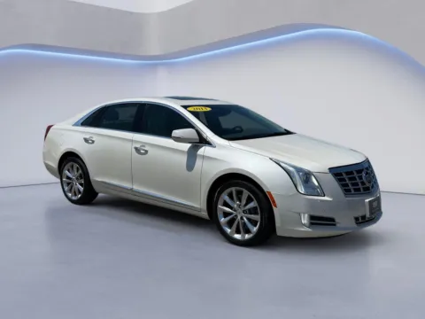 White 2013 Cadillac XTS Luxury for sale in Knoxville, TN