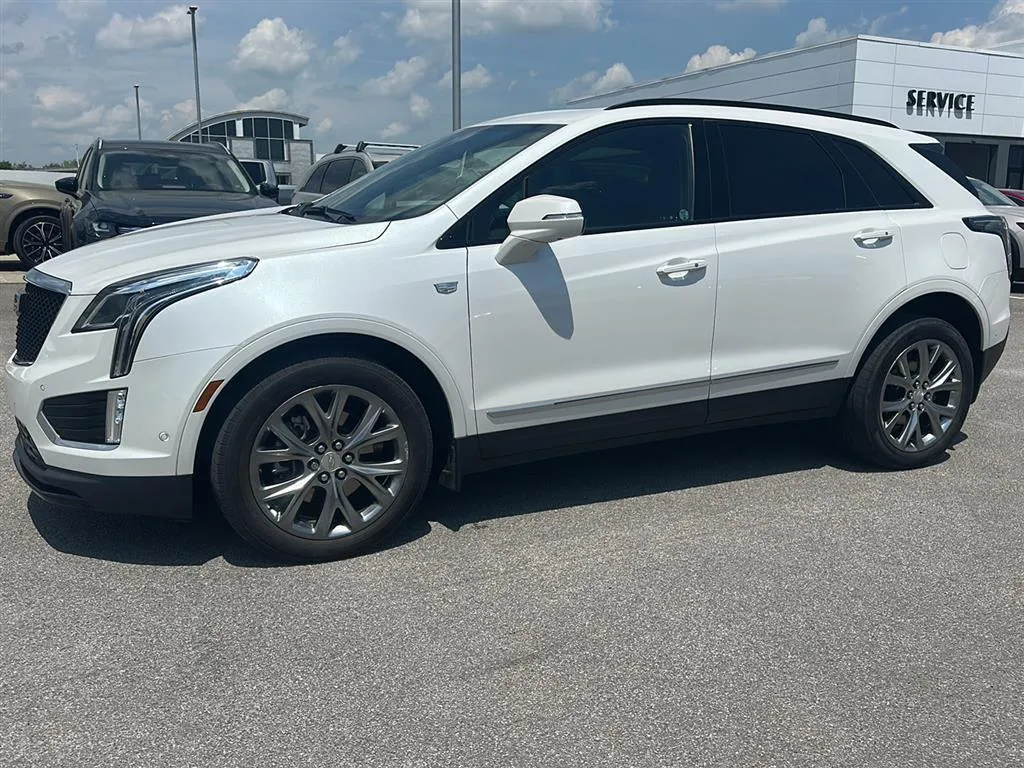 White 2021 Cadillac XT5 AWD Sport for sale in Knoxville, TN